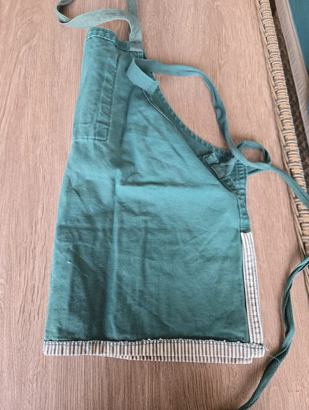 Vintage Cottagecore Green Canvas Gardening Apron with Pockets Floral Botanical